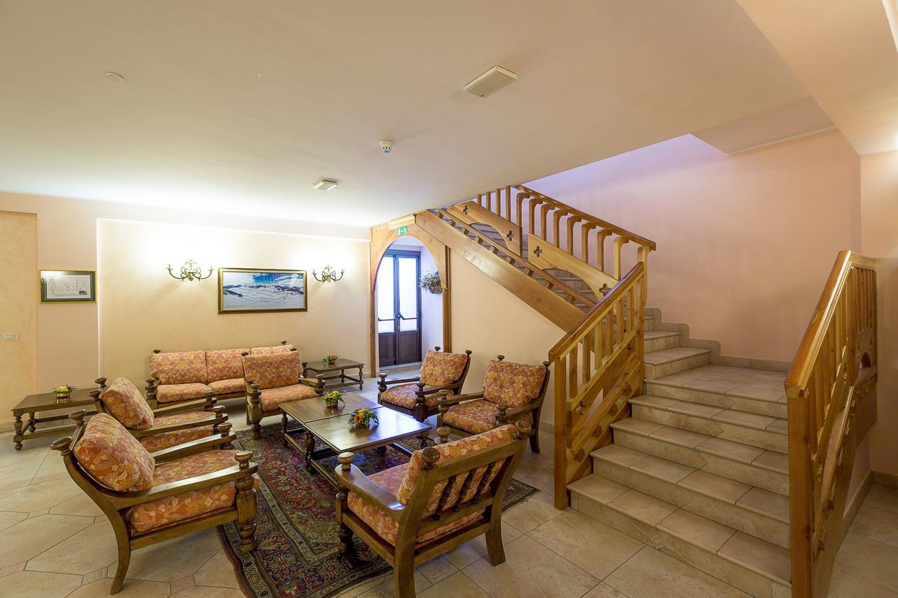 Hotel Trieste Roccaraso Exterior photo